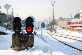 Pennsylvania man jumps from car before train crash