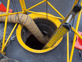 NYC manhole explosion hospitalized 2 workers