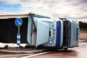 Truck Accident Report: New York semi overturns in Medina and spills fuel!